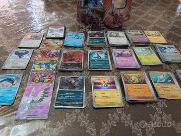 180 carte Pokemon più contenitore in metallo 
