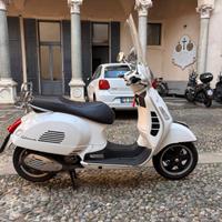 Vespa GTS 300 Super 2011