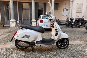 Vespa GTS 300 Super 2011