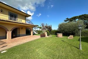 PORZIONE DI BIFAMILIARE A MONTE COMPATRI