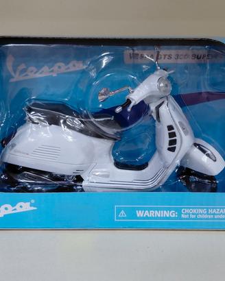 Die-Cast 1-12 Vespa Piaggio GTS 300 Super 
