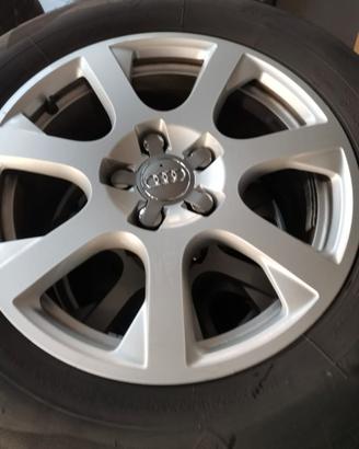 4 cerchi con gomme.