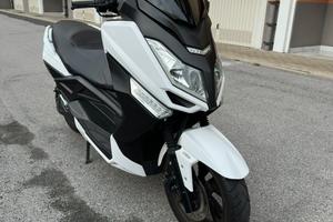 Scooter elettrico Jonway MJS-E Sport bianco