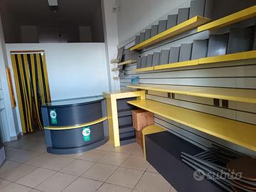 Mobili per negozio