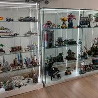 Collezione LEGO con vetrine