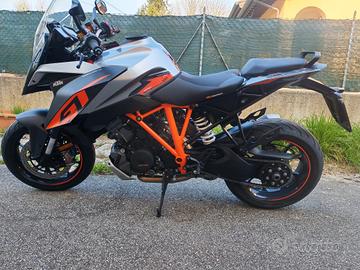 KTM 1290 superduke GT