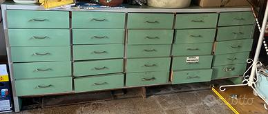 Mobile con cassetti vintage