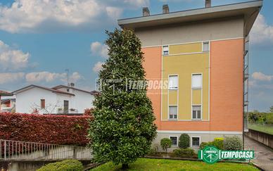 TRILOCALE CON BOX E CANTINA