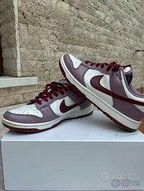 Scarpe Dunk Low lilla e bordeaux