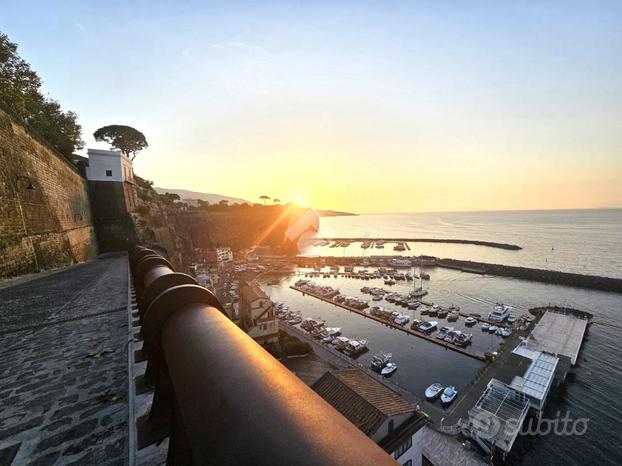 3 LOCALI A PIANO DI SORRENTO