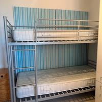 letto a castello in ferro con materassi inclusi