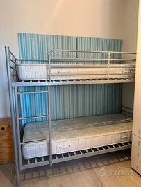 letto a castello in ferro con materassi inclusi