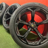 Cerchi Lamborghini Urus Gomme 285 40 22 -325 35 22