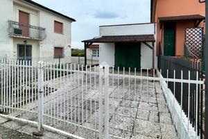 CASA DI CORTE A FERRARA