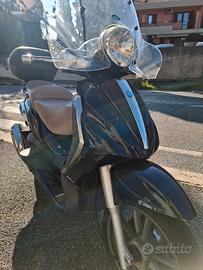 Piaggio Beverly 250