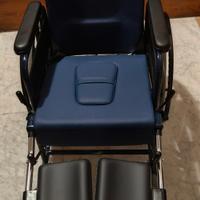 Sedia a rotelle imbottita nuova (mai utilizzata)