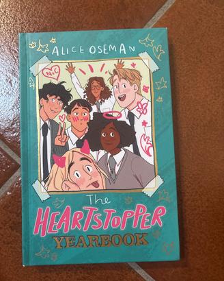 Libro "The Heartstopper Yearbook"