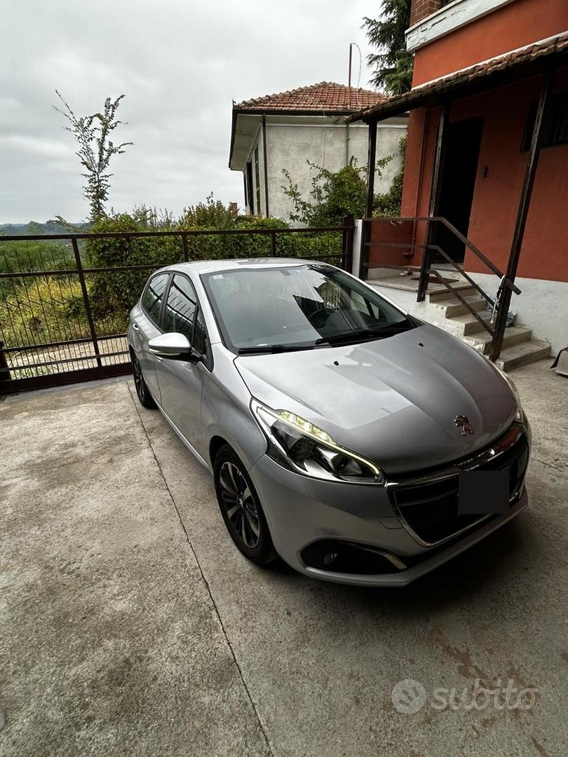 Peugeot 208 2017 photo 2