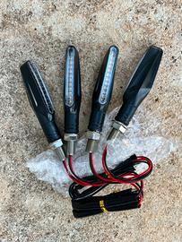 4 Frecce led moto universali + relè