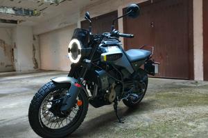 Husqvarna Svartpilen 401 - 2024