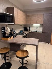 Cucina Unika Roma - 5,26m + elettrodom. + sgabelli