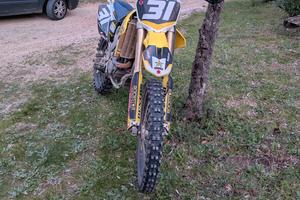 Motocross suzuki rmz 250