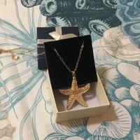 Collana dorata constella marina