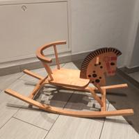 cavallo a dondolo in legno 