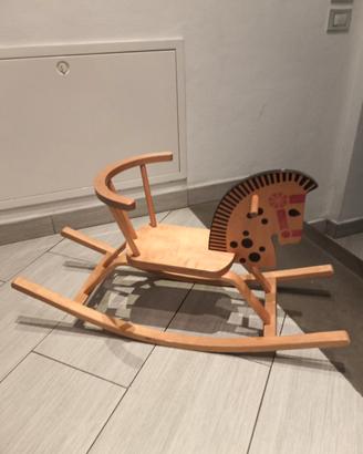 cavallo a dondolo in legno 