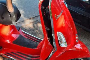 Vespa 125 sprint incidentata