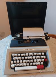 Macchina da Scrivere Olivetti Lettera 52