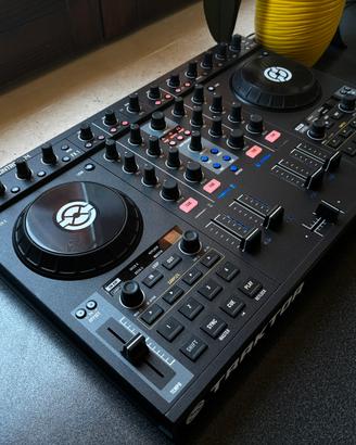Traktor Kontrol S4 MK1 Console DJ