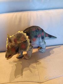 Triceratopo in Gomma Morbida con dettagli unici 