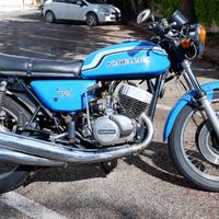 Kawasaki H2 Mach IV e Honda Cb 750 Four