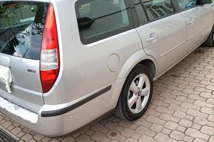 Ford Mondeo SW 