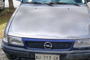 Opel Astra anno 96