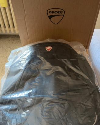 Zaino all uses Ducati Redline B3