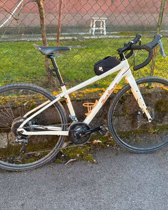 Salsa Journeyer Claris 700C gravel