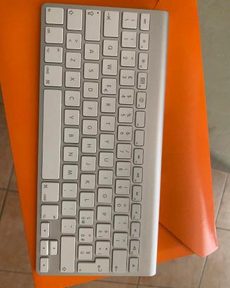 Apple Magic Keyboard 1