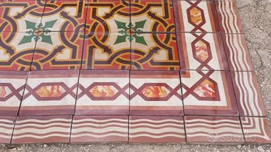 Cementine antiche 25x25 con doppia greca