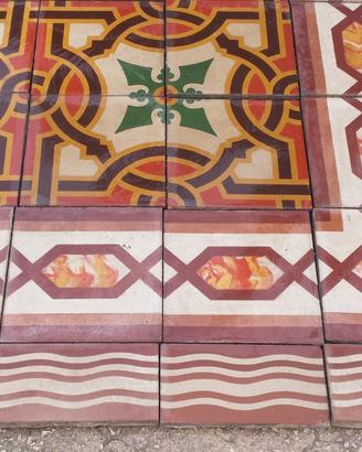 Cementine antiche 25x25 con doppia greca