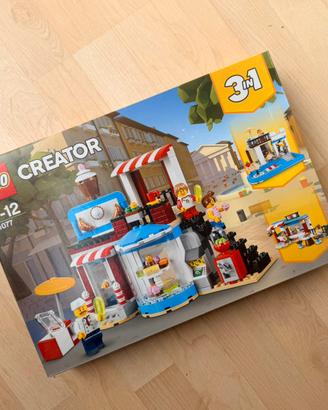 Lego 31077 Creator 3 in 1 Modular Sweet Surprises