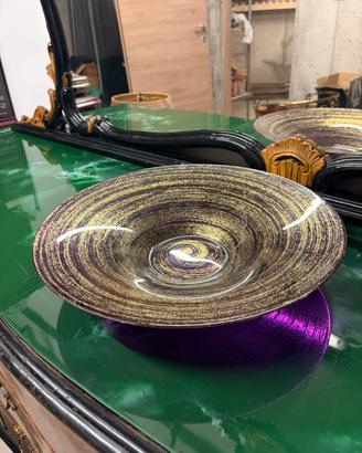 Piatto vetro viola dorato da tavola decorativo