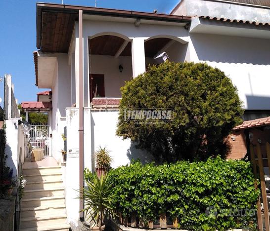 SOLUZIONE SEMINDIPENDENTE CON TERRAZZO RISTRUTTURA