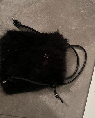 Borsa in finta pelliccia a tracolla