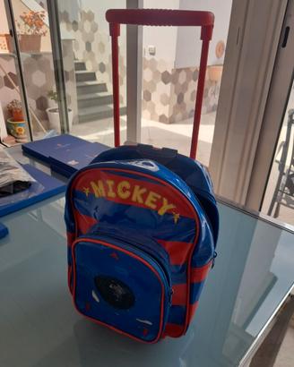 Zaino con rotelle e manico estensibile