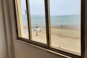 Appartamento sulla spiaggia, a 10 metri dal mare