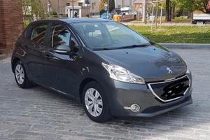 Peugeot  208 benzina unico proprietario 