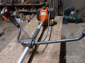 Decespugliatore OleoMac 753T