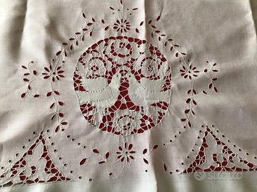 Balza ricamata  per lenzuolo matrimoniale